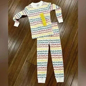 Hanna Andersson Rainbow Loved Pajamas Pride You are loved size US 4 / 100 cm